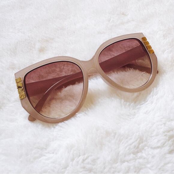 Rosy Light Gray Cat Eye Oversized Sunglasses - Picture 5 of 11